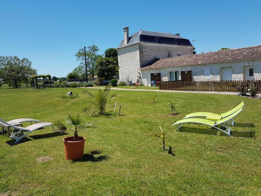 Tanzac Le Domaine De Bellevue B&B 외부 사진